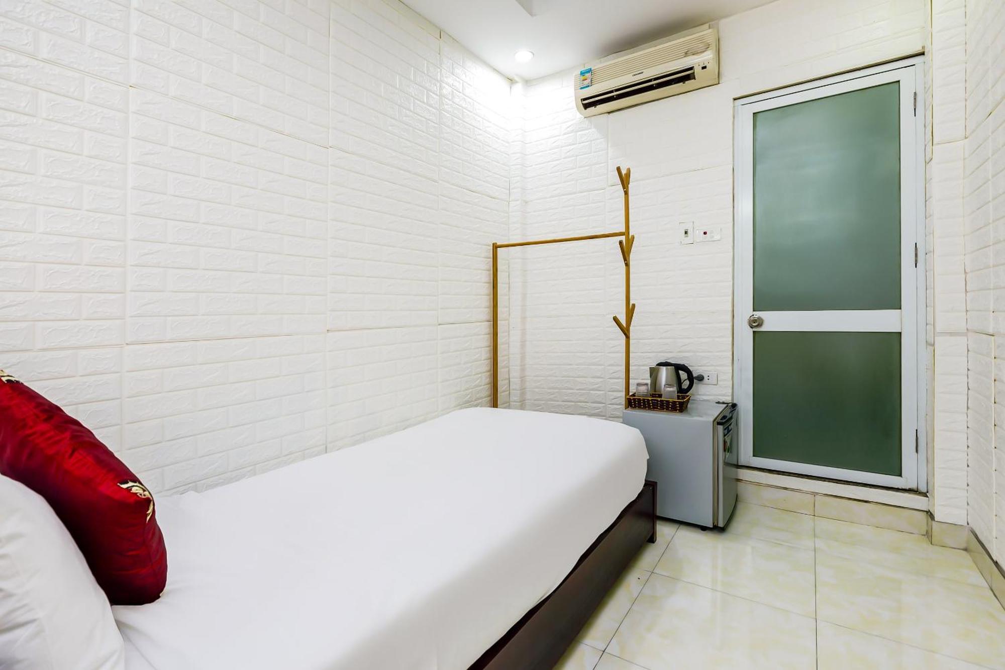 Oyo 604 Queen Hotel Spot-On Hanoi Exterior photo
